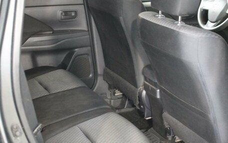 Mitsubishi Outlander III рестайлинг 3, 2014 год, 1 150 000 рублей, 14 фотография