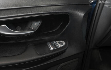 Mercedes-Benz V-Класс, 2019 год, 5 700 000 рублей, 20 фотография