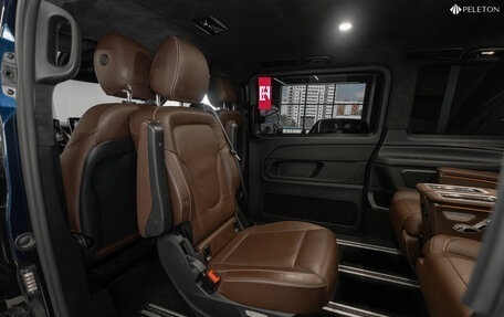 Mercedes-Benz V-Класс, 2019 год, 5 700 000 рублей, 14 фотография