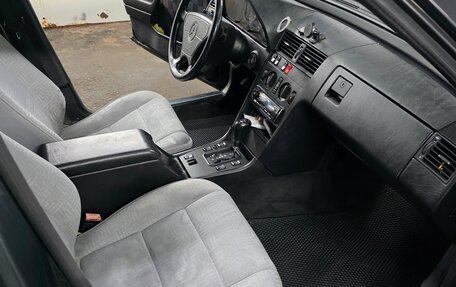 Mercedes-Benz C-Класс, 1993 год, 280 000 рублей, 10 фотография