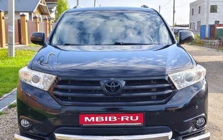 Toyota Highlander III, 2012 год, 2 350 000 рублей, 3 фотография