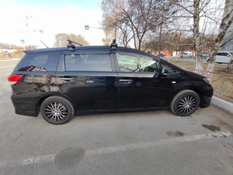 Toyota Wish II, 2011 год, 1 375 000 рублей, 1 фотография