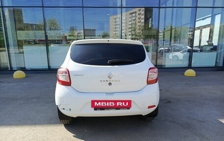 Renault Sandero II рестайлинг, 2015 год, 700 000 рублей, 7 фотография