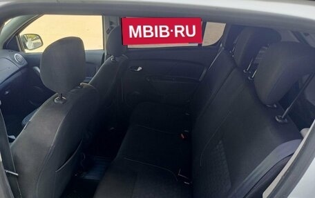Renault Sandero II рестайлинг, 2015 год, 700 000 рублей, 15 фотография