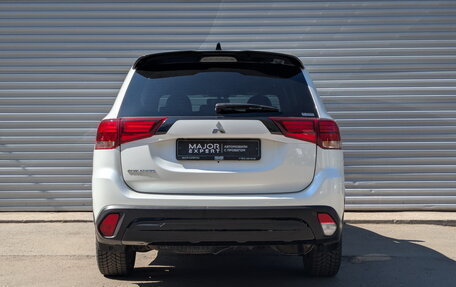 Mitsubishi Outlander III рестайлинг 3, 2022 год, 2 755 000 рублей, 6 фотография