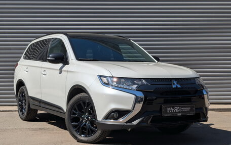 Mitsubishi Outlander III рестайлинг 3, 2022 год, 2 755 000 рублей, 3 фотография