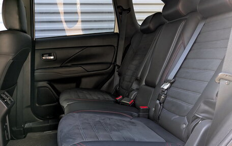 Mitsubishi Outlander III рестайлинг 3, 2022 год, 2 755 000 рублей, 12 фотография
