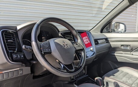 Mitsubishi Outlander III рестайлинг 3, 2022 год, 2 755 000 рублей, 16 фотография