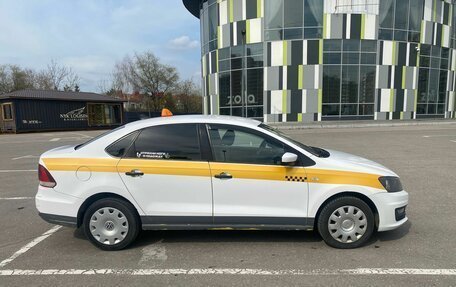 Volkswagen Polo VI (EU Market), 2018 год, 550 000 рублей, 2 фотография