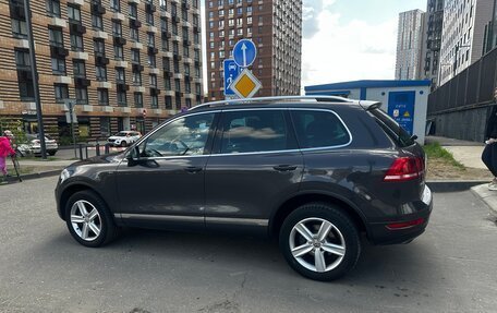 Volkswagen Touareg III, 2011 год, 3 650 000 рублей, 4 фотография