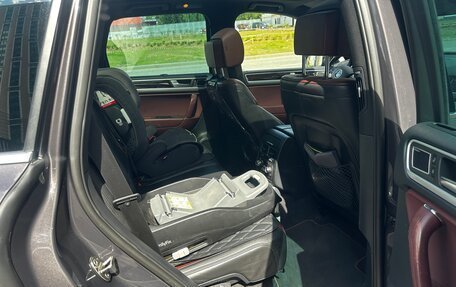 Volkswagen Touareg III, 2011 год, 3 650 000 рублей, 22 фотография