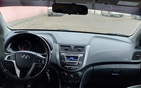 Hyundai Solaris II рестайлинг, 2015 год, 730 000 рублей, 11 фотография
