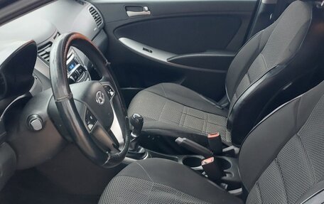 Hyundai Solaris II рестайлинг, 2015 год, 730 000 рублей, 22 фотография