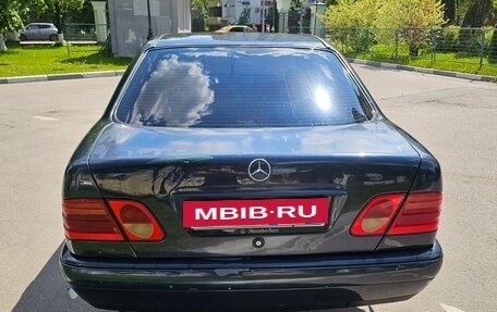 Mercedes-Benz E-Класс, 1997 год, 295 000 рублей, 6 фотография