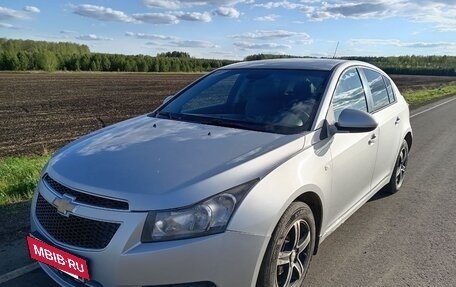 Chevrolet Cruze II, 2012 год, 600 000 рублей, 3 фотография