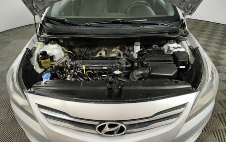 Hyundai Solaris II рестайлинг, 2015 год, 800 000 рублей, 11 фотография