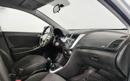 Hyundai Solaris II рестайлинг, 2015 год, 800 000 рублей, 13 фотография