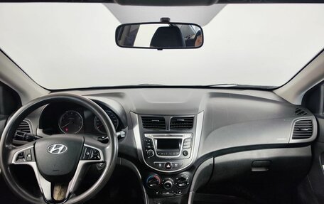 Hyundai Solaris II рестайлинг, 2015 год, 800 000 рублей, 17 фотография