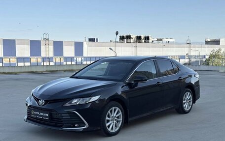 Toyota Camry, 2021 год, 1 990 000 рублей, 2 фотография