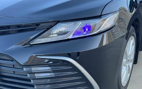 Toyota Camry, 2021 год, 1 990 000 рублей, 5 фотография