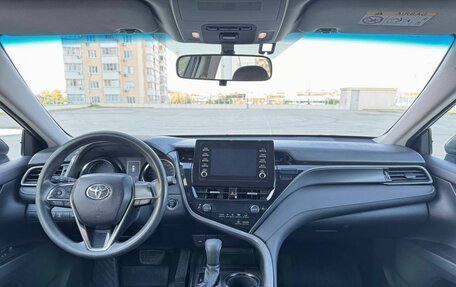 Toyota Camry, 2021 год, 1 990 000 рублей, 7 фотография