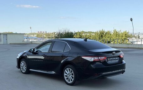 Toyota Camry, 2021 год, 1 990 000 рублей, 4 фотография
