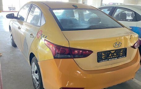 Hyundai Solaris II рестайлинг, 2018 год, 630 000 рублей, 4 фотография