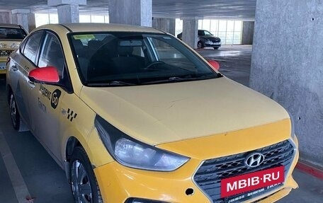 Hyundai Solaris II рестайлинг, 2018 год, 630 000 рублей, 2 фотография
