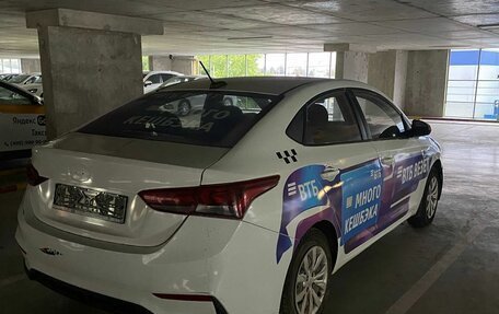 Hyundai Solaris II рестайлинг, 2018 год, 630 000 рублей, 3 фотография