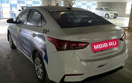 Hyundai Solaris II рестайлинг, 2018 год, 630 000 рублей, 4 фотография