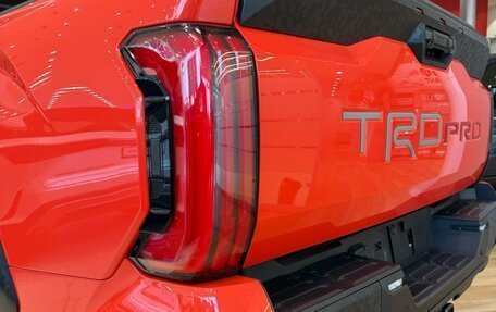 Toyota Tundra, 2022 год, 10 100 000 рублей, 6 фотография