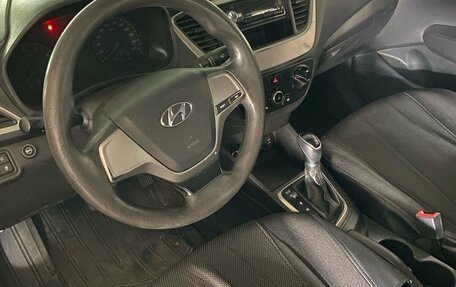 Hyundai Solaris II рестайлинг, 2018 год, 630 000 рублей, 5 фотография