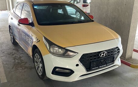 Hyundai Solaris II рестайлинг, 2018 год, 630 000 рублей, 2 фотография
