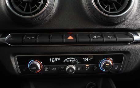 Audi A3, 2018 год, 1 799 000 рублей, 15 фотография