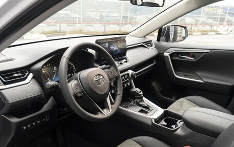 Toyota RAV4, 2025 год, 4 450 000 рублей, 17 фотография