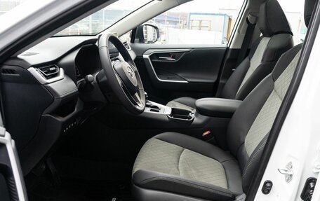 Toyota RAV4, 2025 год, 4 450 000 рублей, 18 фотография