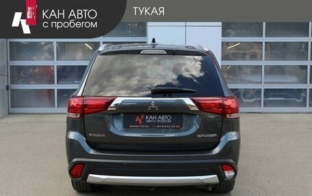 Mitsubishi Outlander III рестайлинг 3, 2017 год, 1 925 000 рублей, 6 фотография