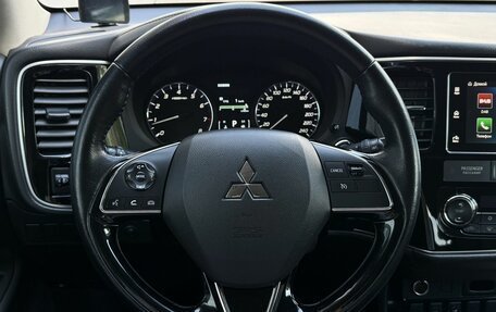 Mitsubishi Outlander III рестайлинг 3, 2017 год, 1 925 000 рублей, 13 фотография