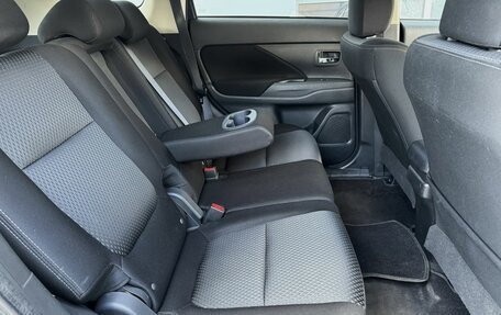 Mitsubishi Outlander III рестайлинг 3, 2017 год, 1 925 000 рублей, 21 фотография