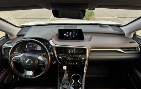 Lexus RX IV рестайлинг, 2016 год, 4 000 000 рублей, 15 фотография