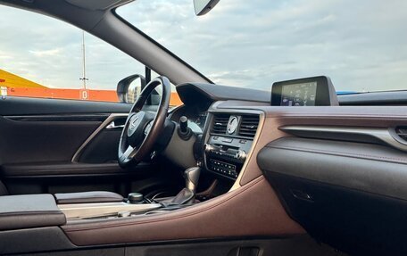 Lexus RX IV рестайлинг, 2016 год, 4 000 000 рублей, 13 фотография