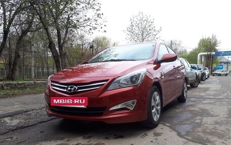 Hyundai Solaris II рестайлинг, 2016 год, 950 000 рублей, 2 фотография