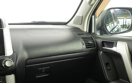 Toyota Land Cruiser Prado 150 рестайлинг 2, 2012 год, 2 849 000 рублей, 17 фотография