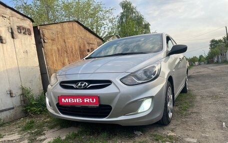 Hyundai Solaris II рестайлинг, 2012 год, 890 000 рублей, 1 фотография