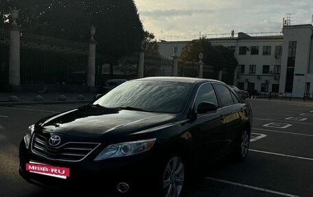 Toyota Camry, 2011 год, 730 000 рублей, 2 фотография