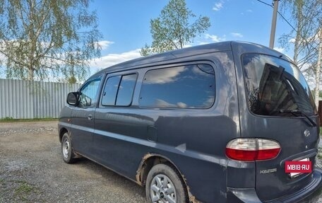 Hyundai H-1 II рестайлинг, 2005 год, 780 000 рублей, 3 фотография