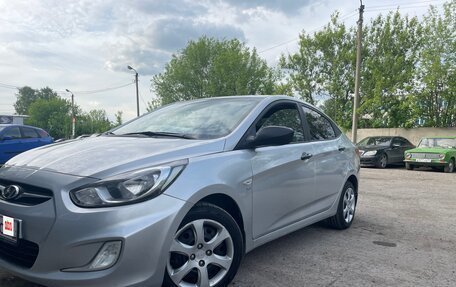 Hyundai Solaris II рестайлинг, 2012 год, 890 000 рублей, 2 фотография