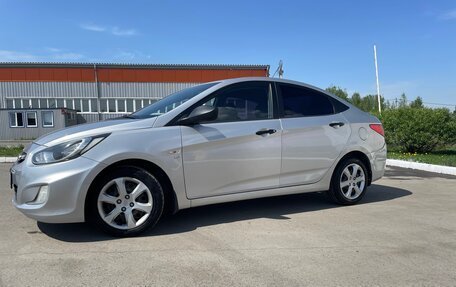 Hyundai Solaris II рестайлинг, 2012 год, 890 000 рублей, 4 фотография