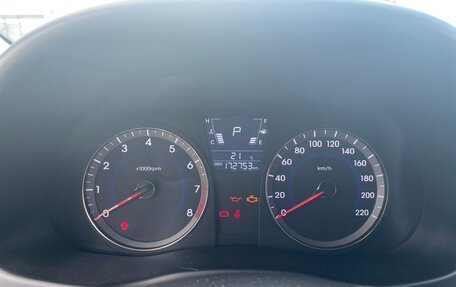 Hyundai Solaris II рестайлинг, 2012 год, 890 000 рублей, 9 фотография