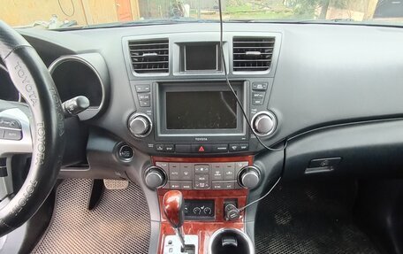 Toyota Highlander III, 2011 год, 2 000 000 рублей, 15 фотография